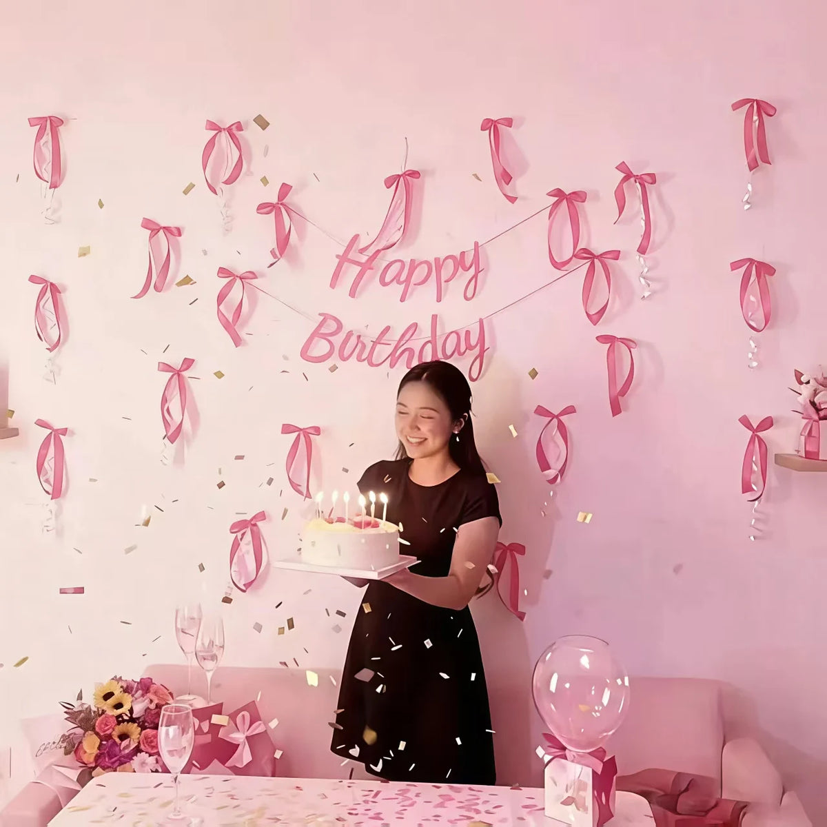 קישוט קיר "Happy Birthday" עם פפיונים – שחור או ורוד – תמונה 3