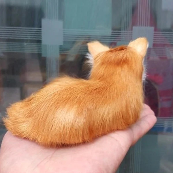 שועל מפרווה מציאותי – שוכב ומתולתל – תמונה 2
