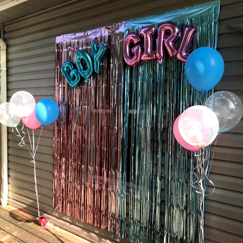 קישוטים לגילוי מין – וילון נוצץ, בלוני BOY ו-GIRL וטופר – תמונה 3
