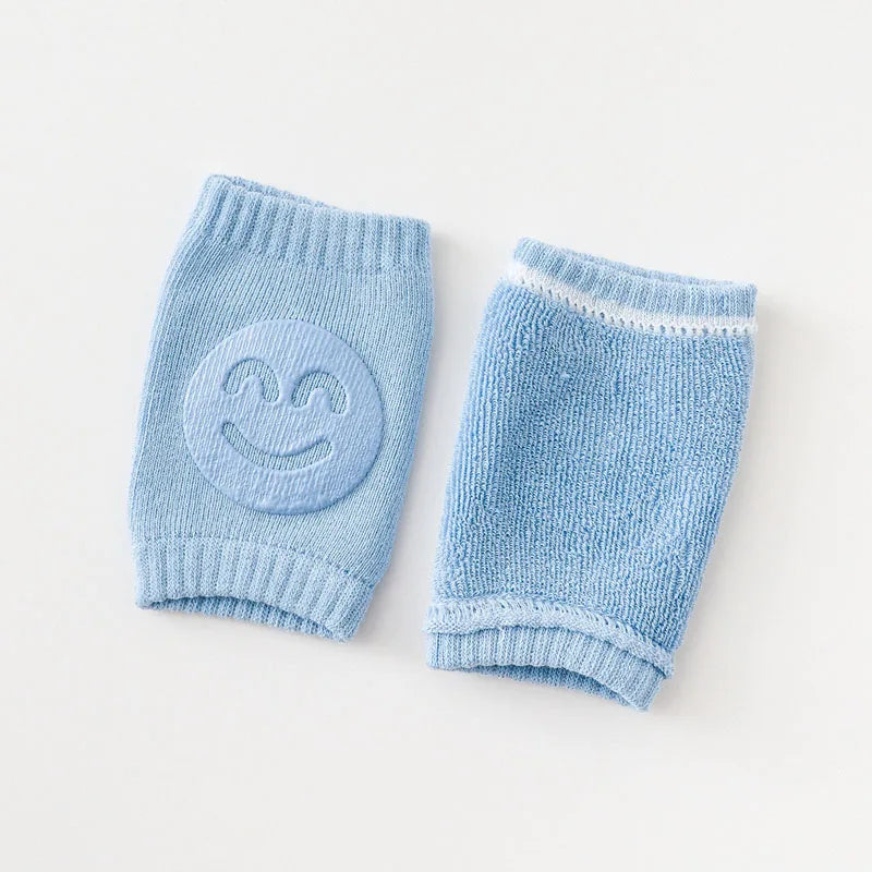 Non-slip dotted grip on the baby knee pads