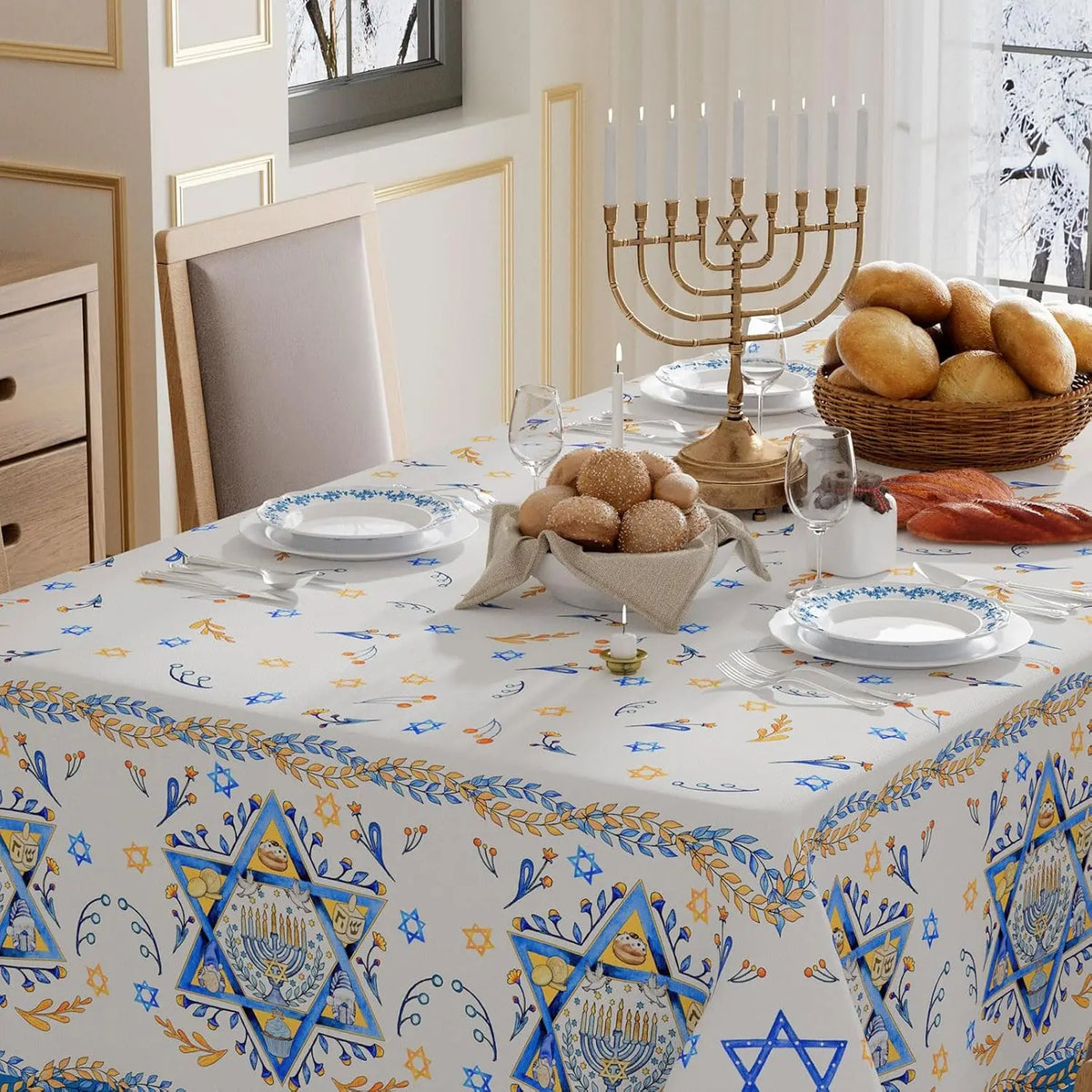 מפת שולחן לחנוכה עם מגני דוד וענפי זית – כחול ולבן – תמונה 3