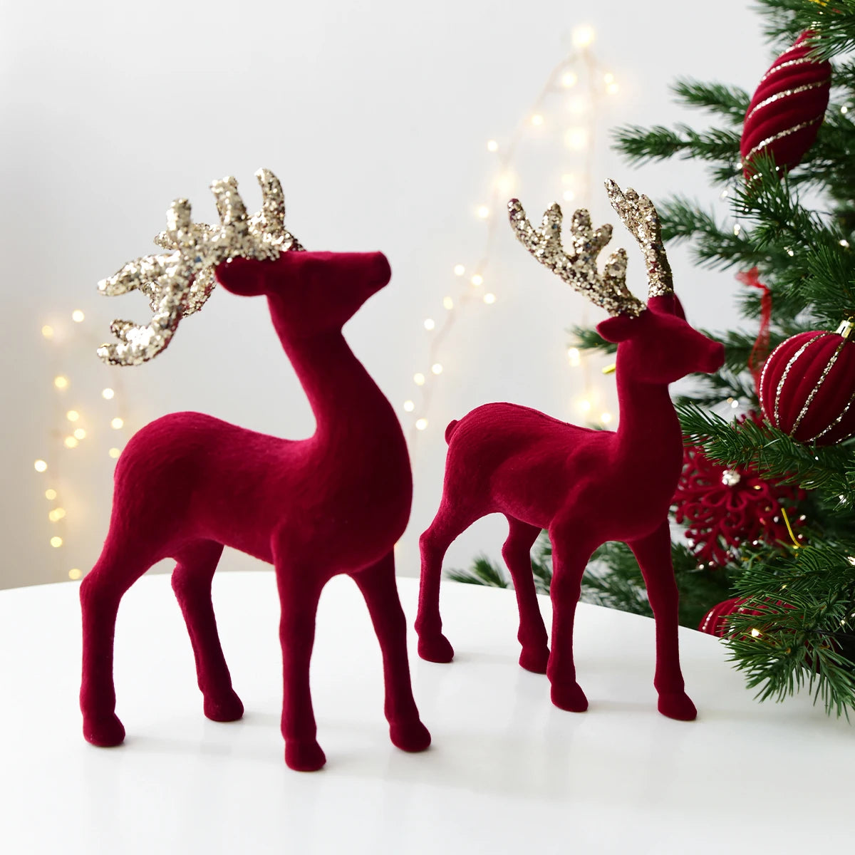 איילים מקטיפה בורדו לחג המולד – קרני נצנצים, 8.5 עד 22 ס״מ – תמונה 3