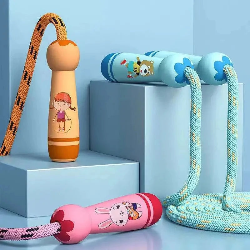 חבל קפיצה לילדים – ידיות עץ מצוירות – תמונה 5